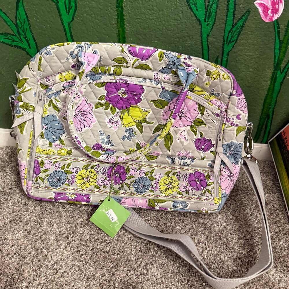 New with tag Vera Bradley overnight tote secure cute paisley colorful sturdy - Picture 2 of 11